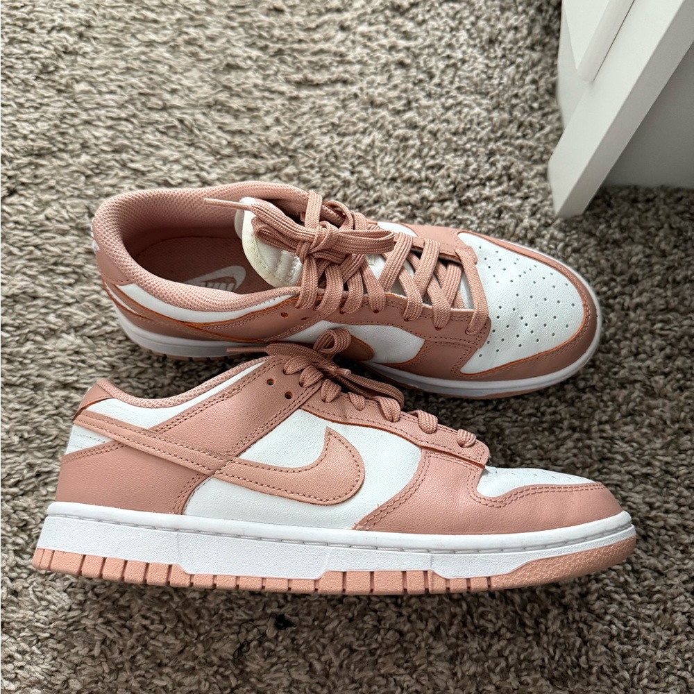 Nike Rose Dunks - Picture 3 of 5